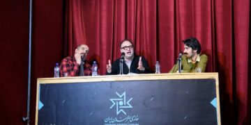 هرکس گفت همه را دور بریز و فقط خودت باش، دارد نسخه بدبختی می‌پیچد/ در جلسه اکران «دریای عمیق آبی» مطرح شد