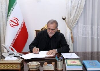 پیام پزشکیان به رهبری/ اینجانب و اعضای شعام خود را متعهد به توجه حداکثری نسبت به دغدغههای معظمله و حراست از حقوق ملت ایران و جبهه مقاومت میدانیم