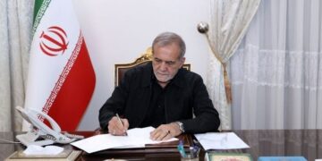 پیام پزشکیان به رهبری/ اینجانب و اعضای شعام خود را متعهد به توجه حداکثری نسبت به دغدغه‌های معظم‌له و حراست از حقوق ملت ایران و جبهه مقاومت می‌دانیم